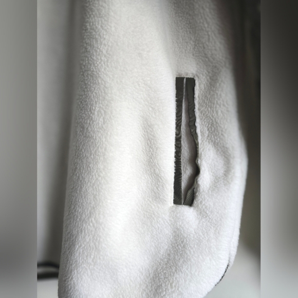 Abercrombie & Fitch White and Olive Jacket - Picture 7 of 12